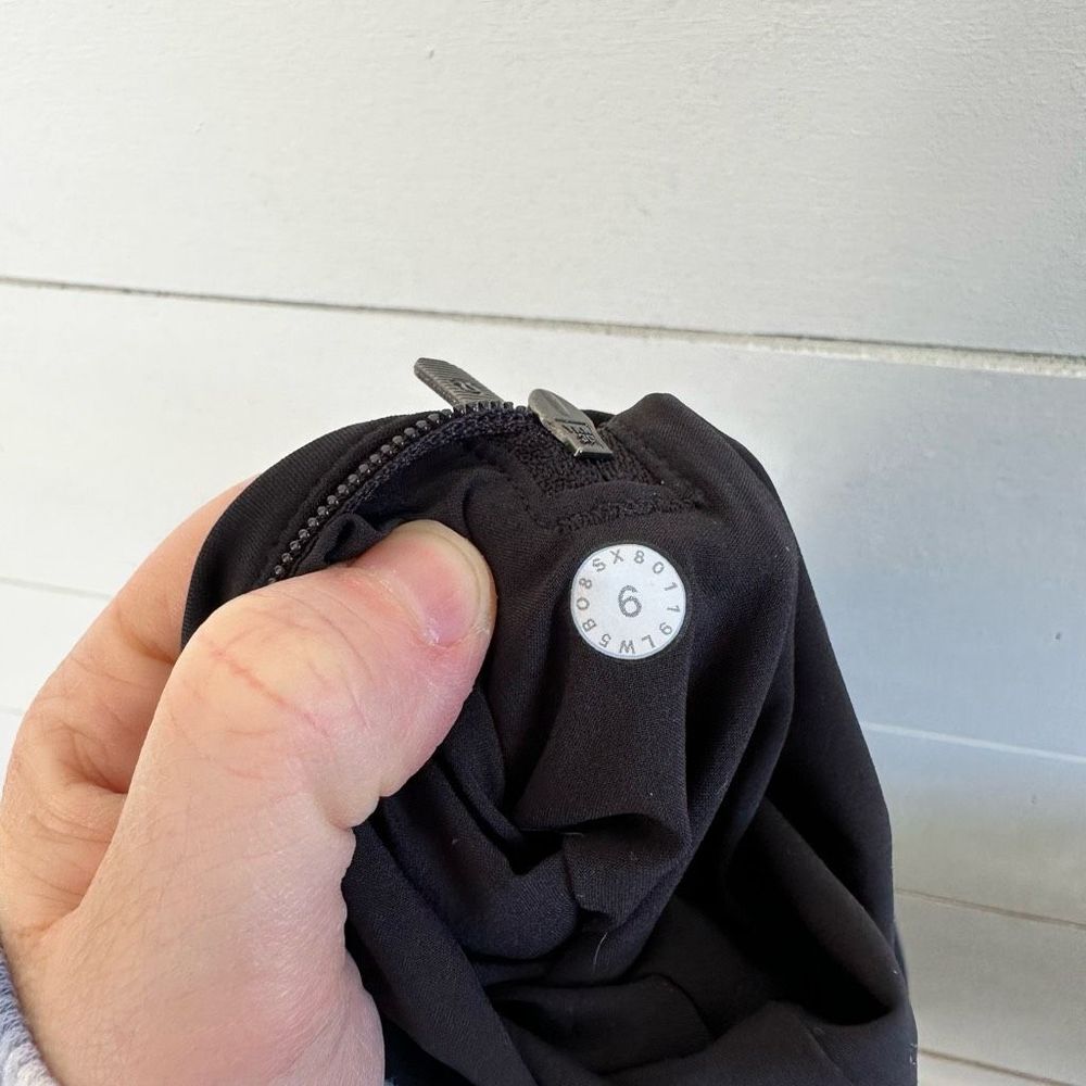 Lululemon Women’s Black 6 On the Move Pant Lightweight - Picture 5 of 5